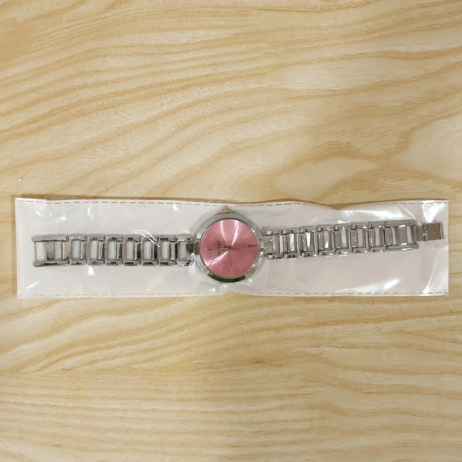 Luxury Pink Dial Women’s Silver Bracelet Analog Watch with Elegant Designer Chain Strap - Detailed Feature View 5