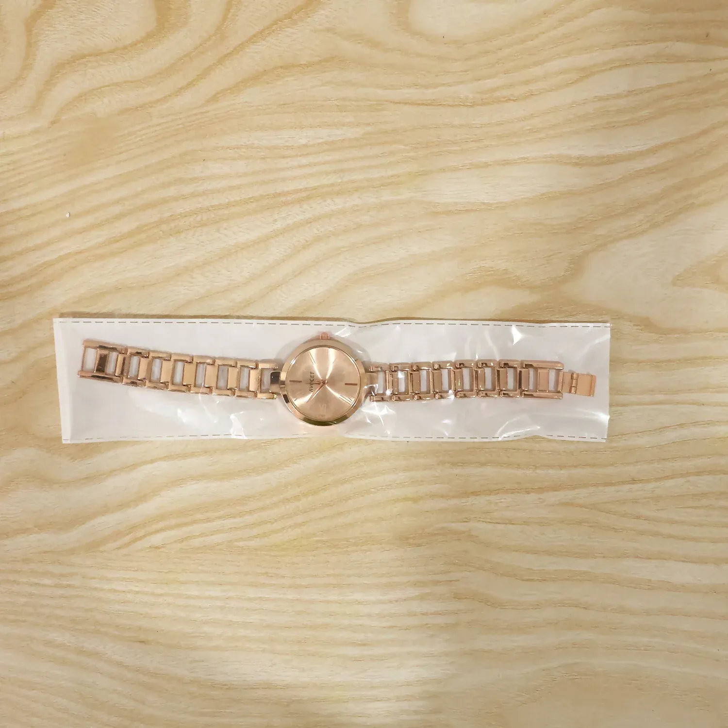 Rose Gold Round Dial Bracelet Watch for Women – Elegant Fashion Wristwear - Detailed Feature View 5