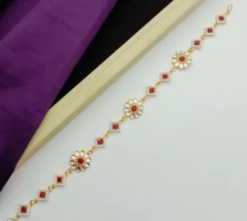 Traditional Gold-Plated Mathapatti with Kundan Accent