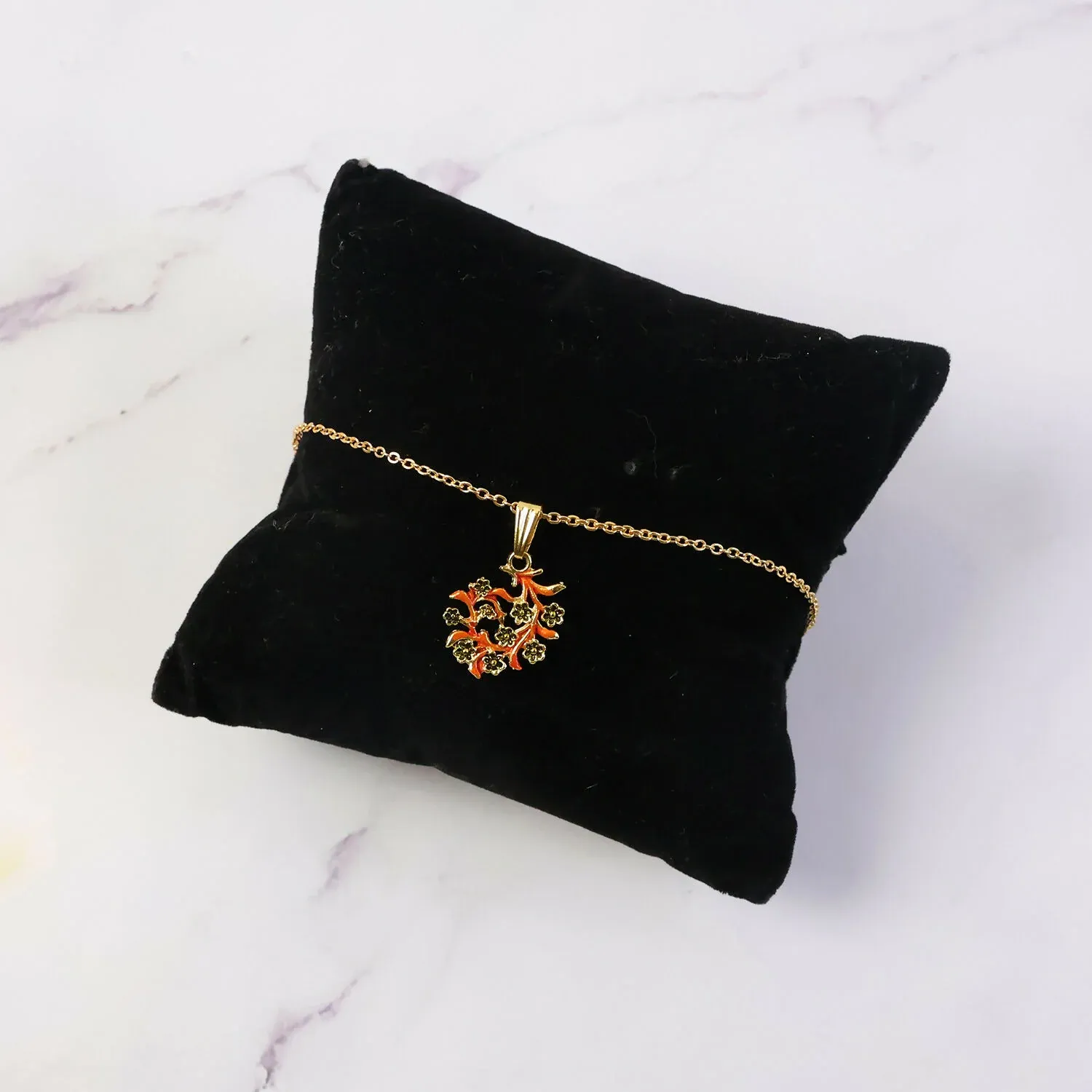 Traditional Floral Vine Design Pendant Necklace with Chain for Women - Detailed Feature View 4