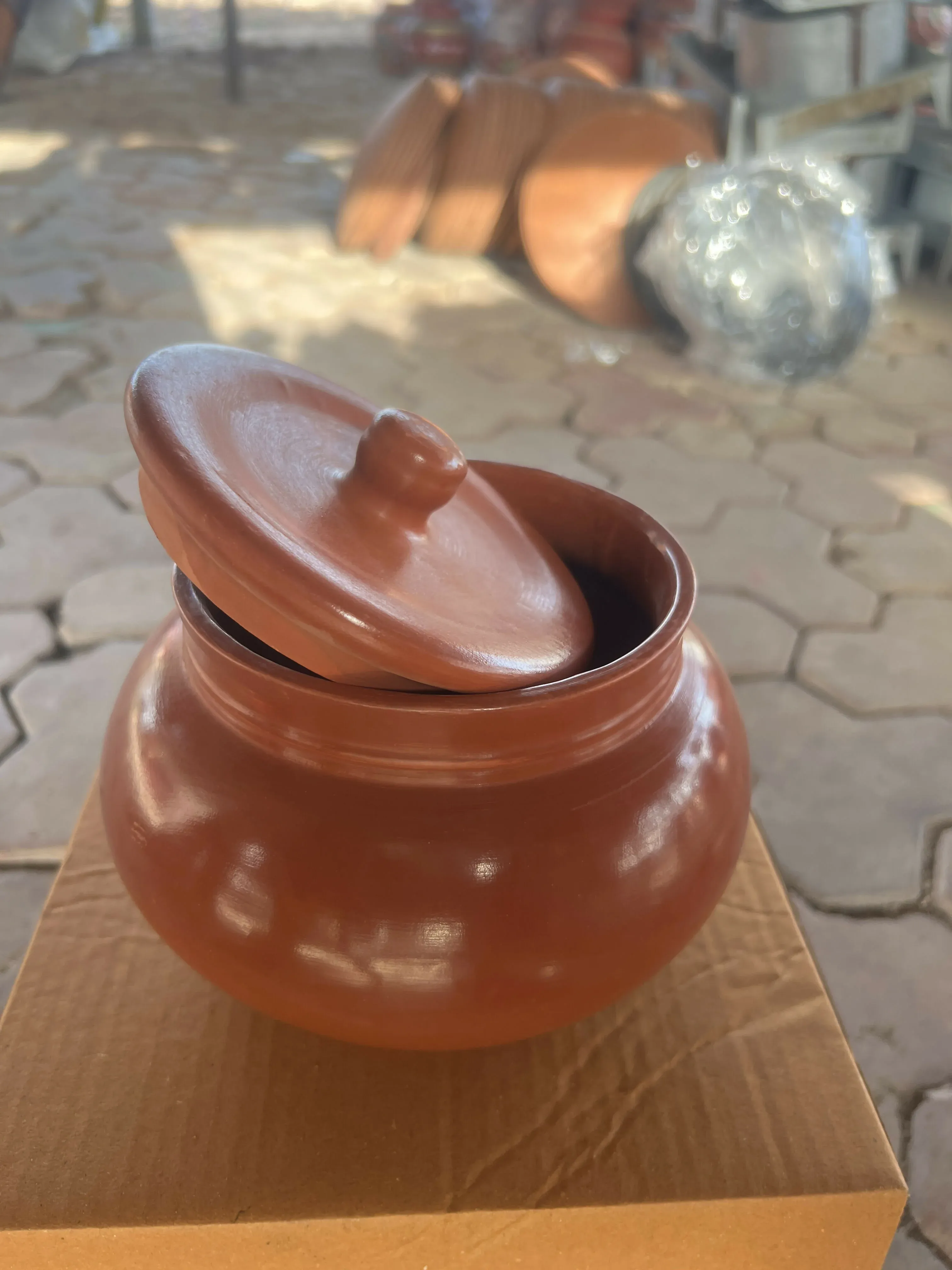Clay Dahi Handi with Lid - Natural Terracotta Pot for Thick Curd - Detailed Feature View 5