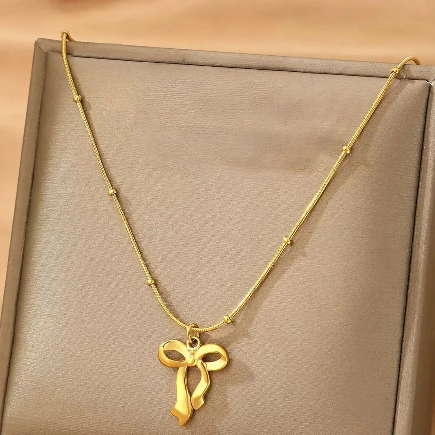 Premium Pendant Necklace for Women | Minimalist Chain Necklace | Stylish Daily Wear Jewelry - Buy Online at Alikart