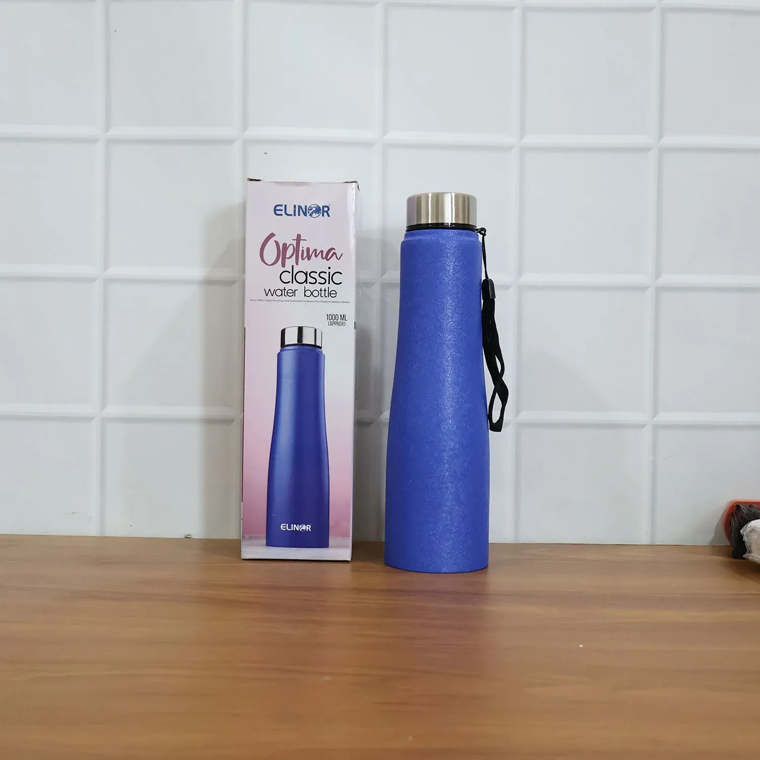 Stainless Steel Water Bottle – Leakproof with Carry Strap 1000 ML - Detailed Feature View 7