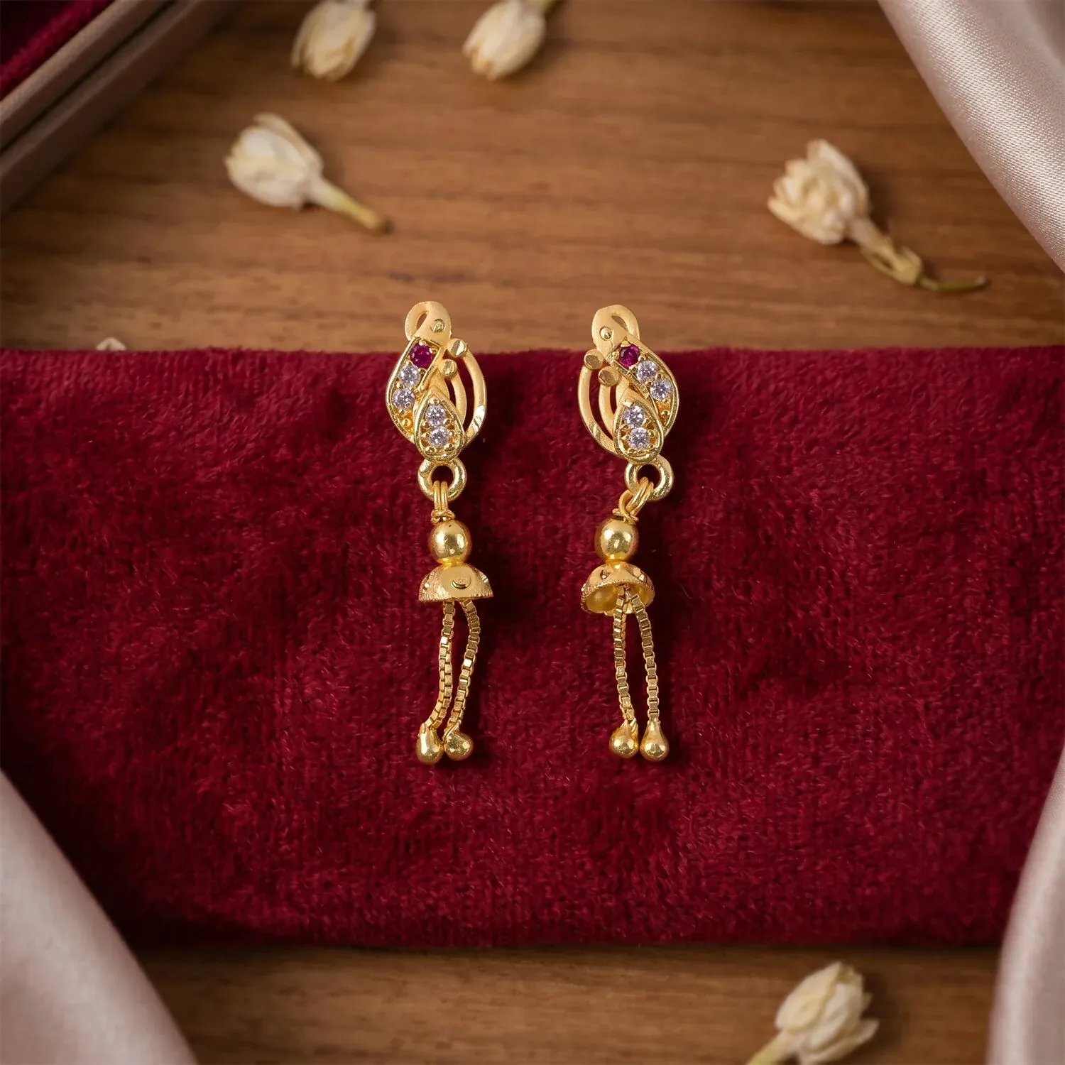 Gold-Plated Leaf Design Chain Drop Earrings for Women (1 Pair) - Detailed Feature View 1