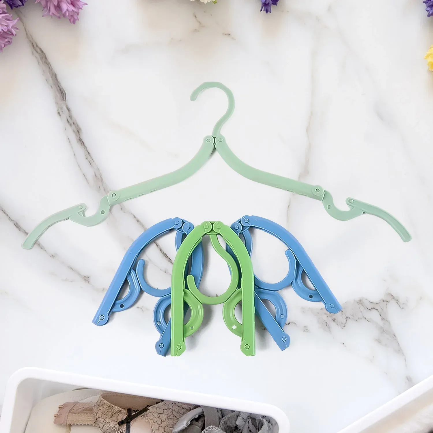Travel Hangers – Compact Foldable 4-Pack for Easy Storage - Detailed Feature View 5