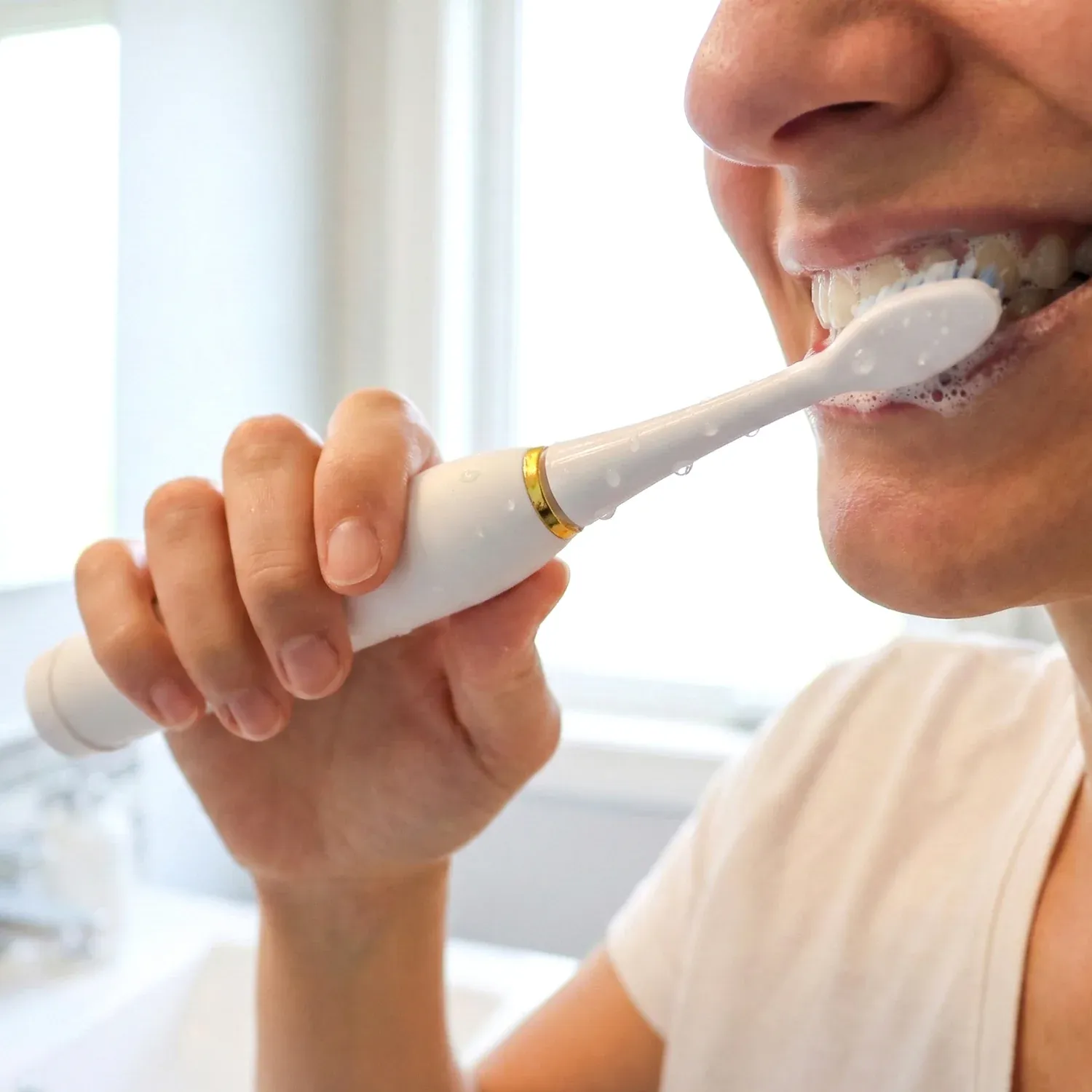 Electric Toothbrush – Rechargeable with 3 Extra Replacement Heads - Detailed Feature View 2