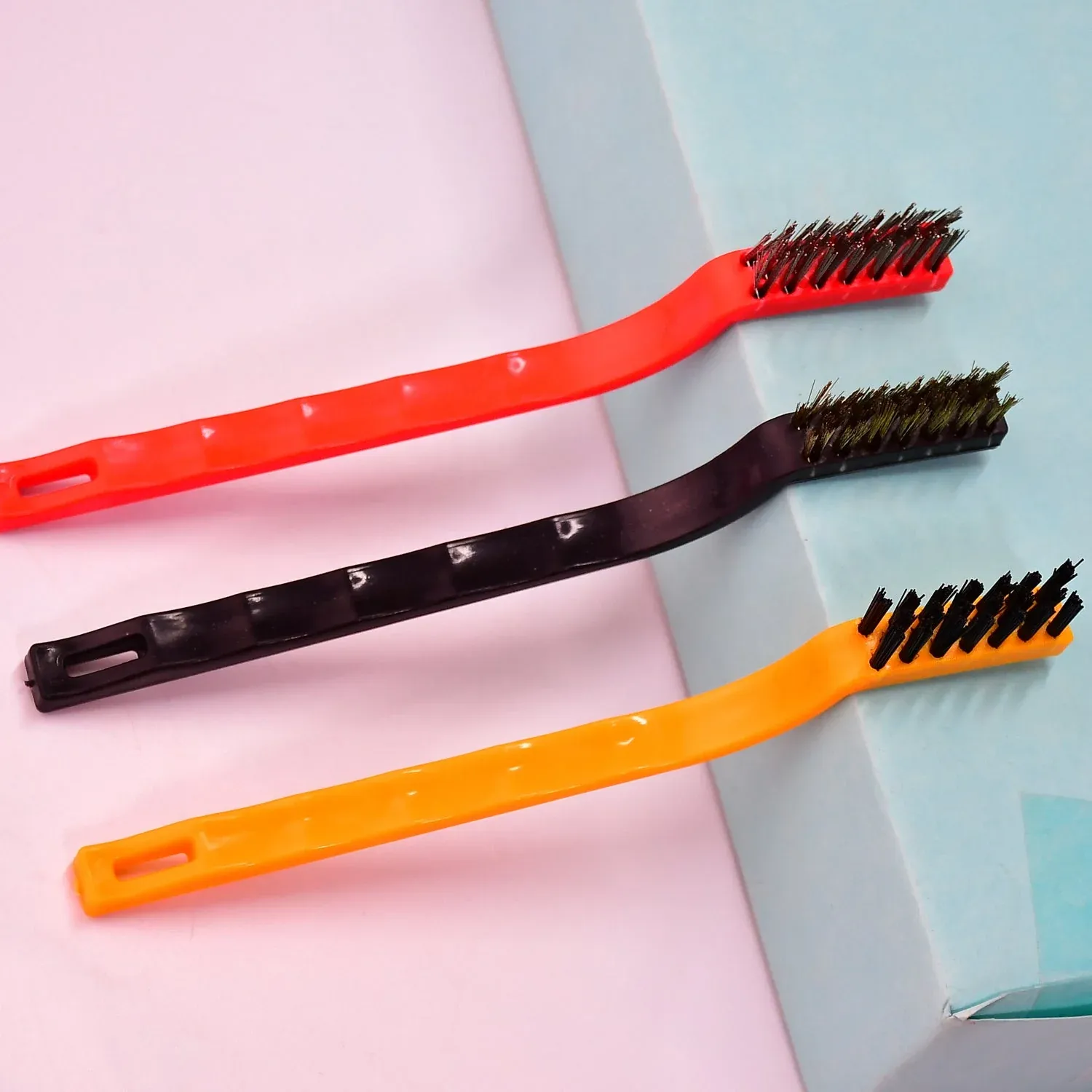 Mini Wire Brush Set – Multi-Material Cleaning | Velvet Wipe - Detailed Feature View 3