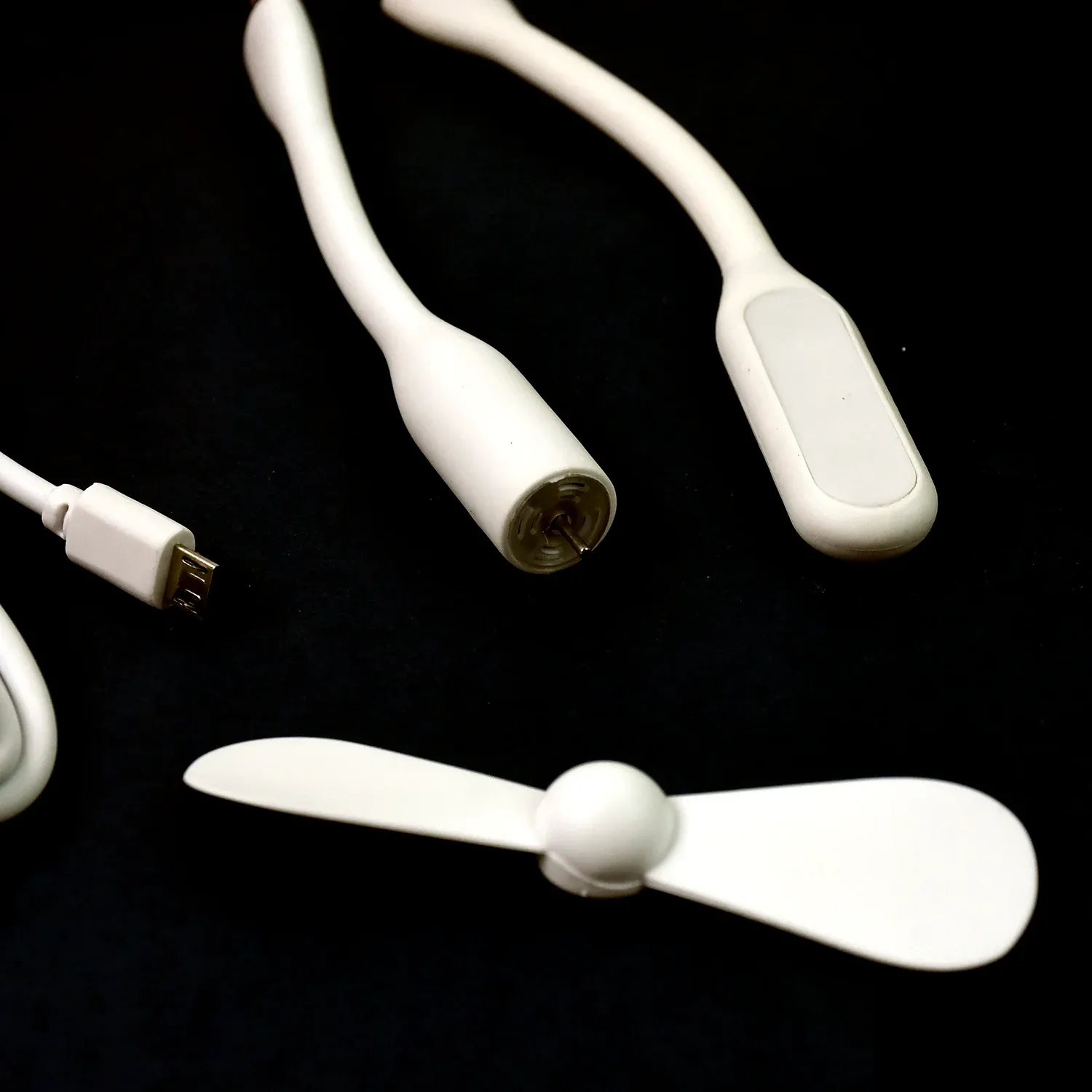 Portable USB Fan Set – Mini Fan, LED Light & Cable | Indo Glow - Detailed Feature View 3