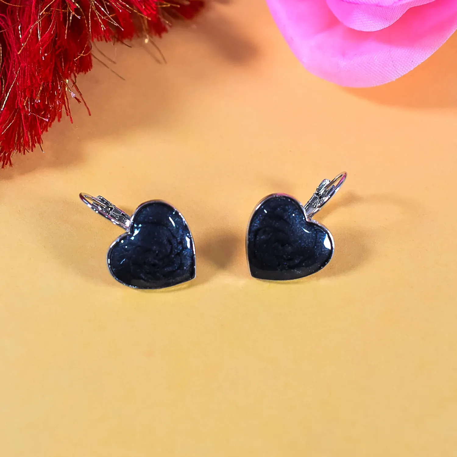 Black Heart Earrings – Stylish & Elegant | HV - Detailed Feature View 3