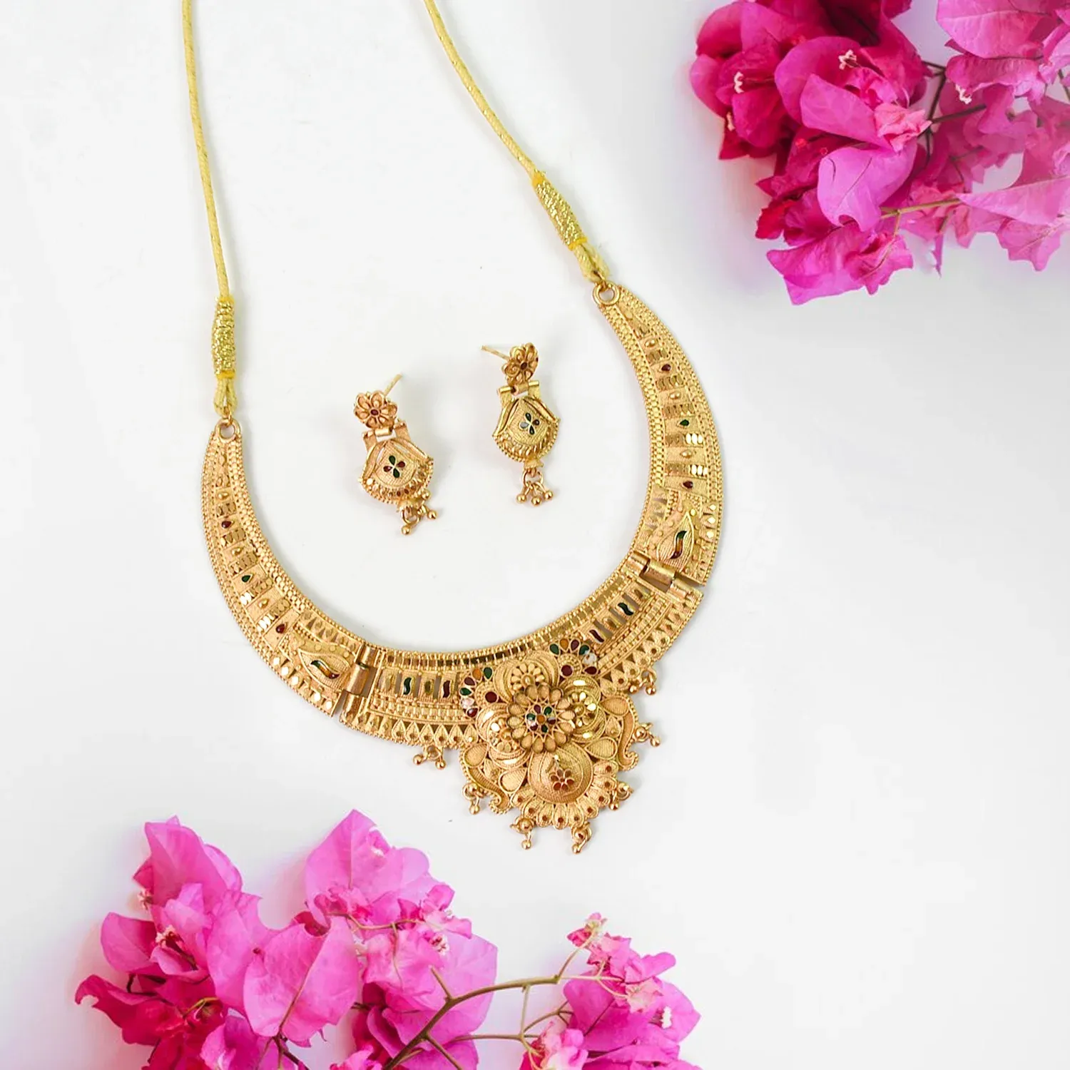 Gold Plated Necklace Set – Elegant Design for Women | BW - Detailed Feature View 2