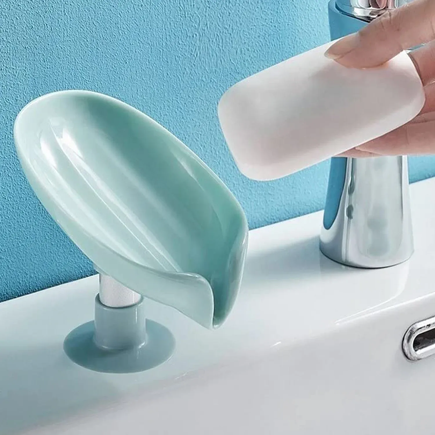 Self Draining Soap Dish – Suction Cup Holder | VelvetBubbles - Detailed Feature View 2
