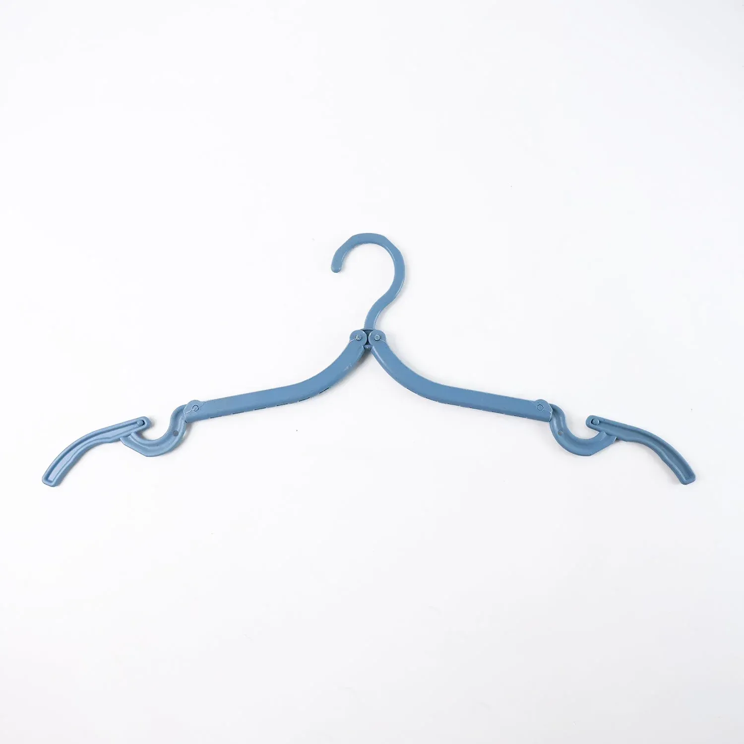 Travel Hangers – Compact Foldable 4-Pack for Easy Storage - Detailed Feature View 4