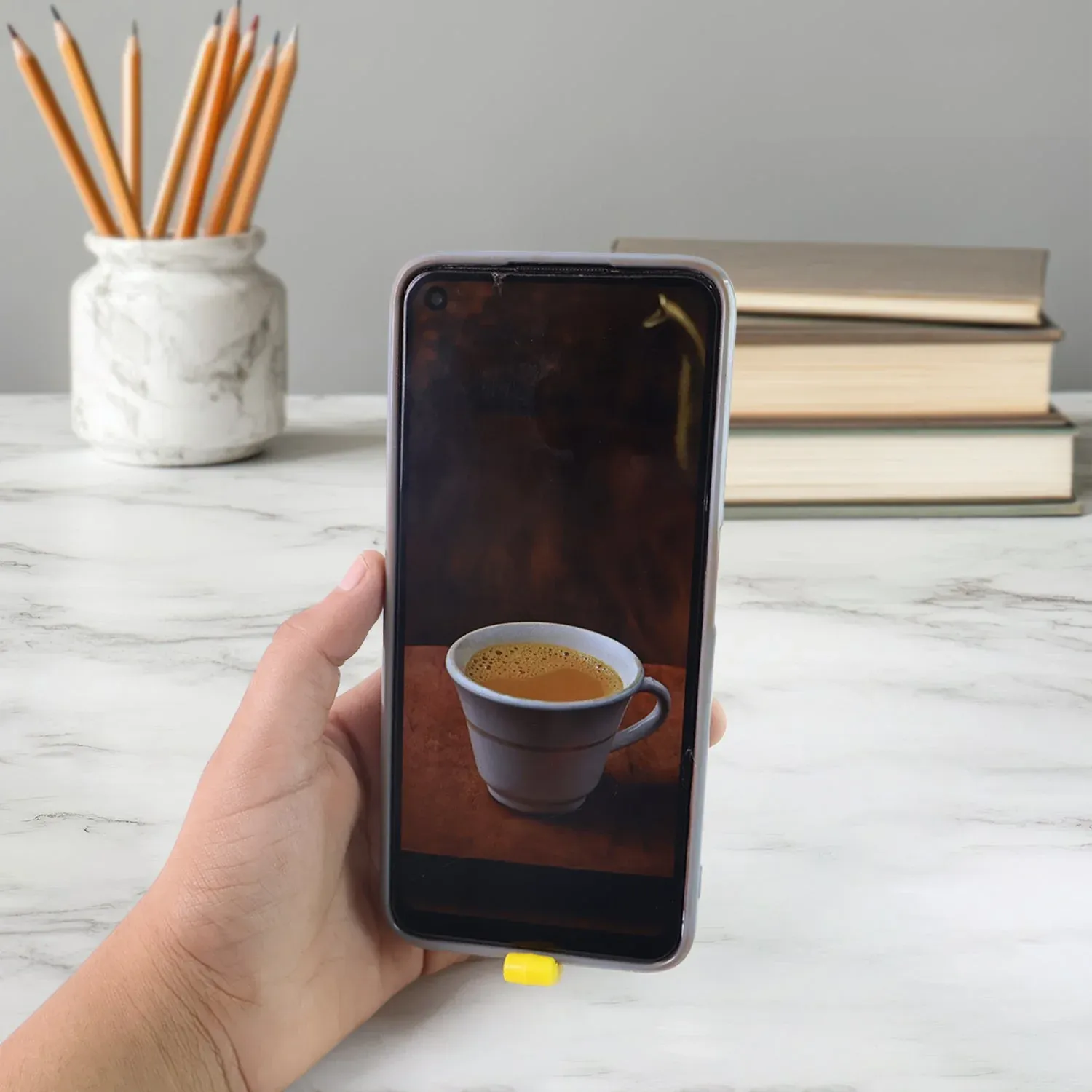 Dual-Finger Mobile Stand Keyring – Lightweight 2-in-1 Phone Holder - Detailed Feature View 2