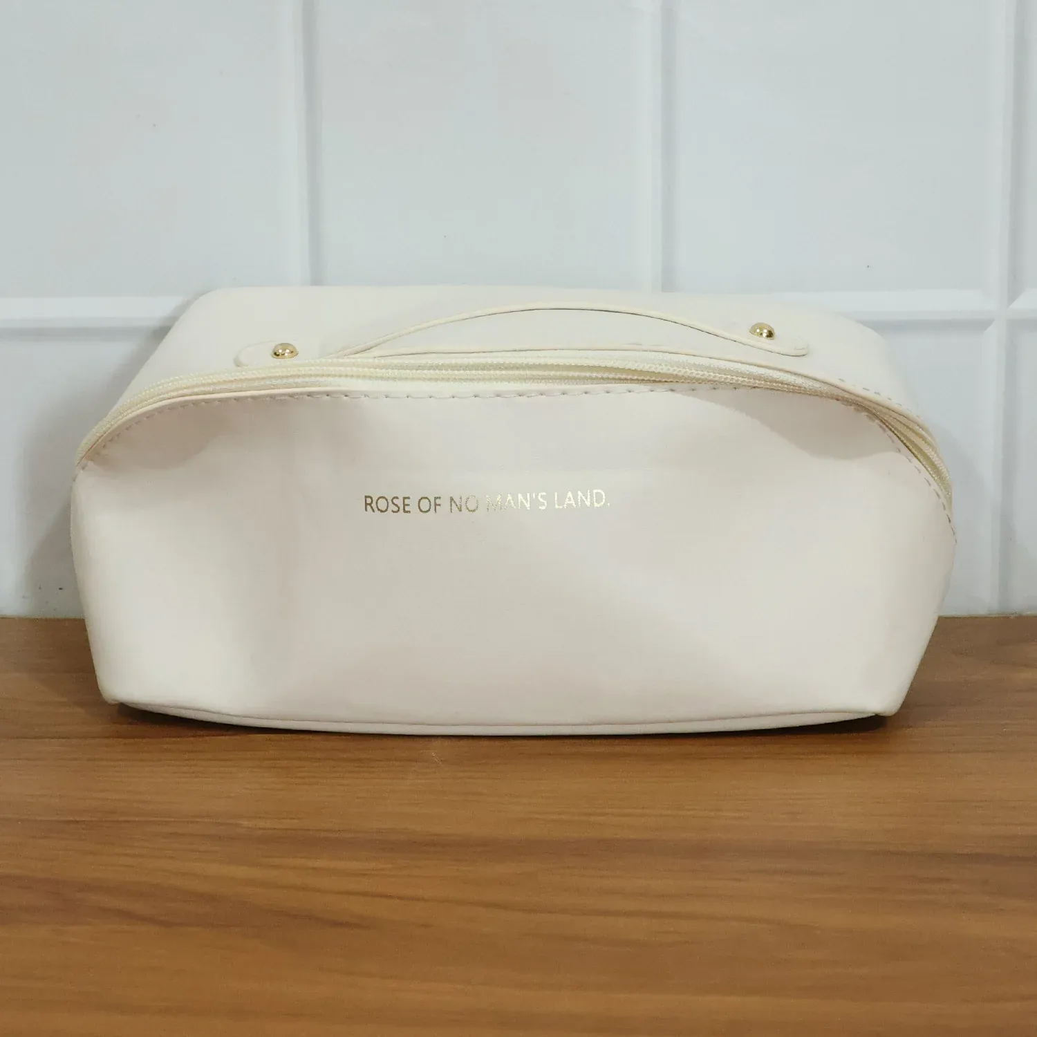 Travel Makeup Organizer – Waterproof Compact Pouch with Handle - Detailed Feature View 7