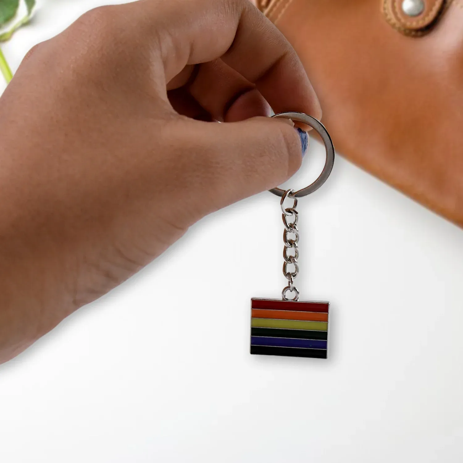 Rainbow Metal Keyring – Stylish & Durable Accessory - Detailed Feature View 2