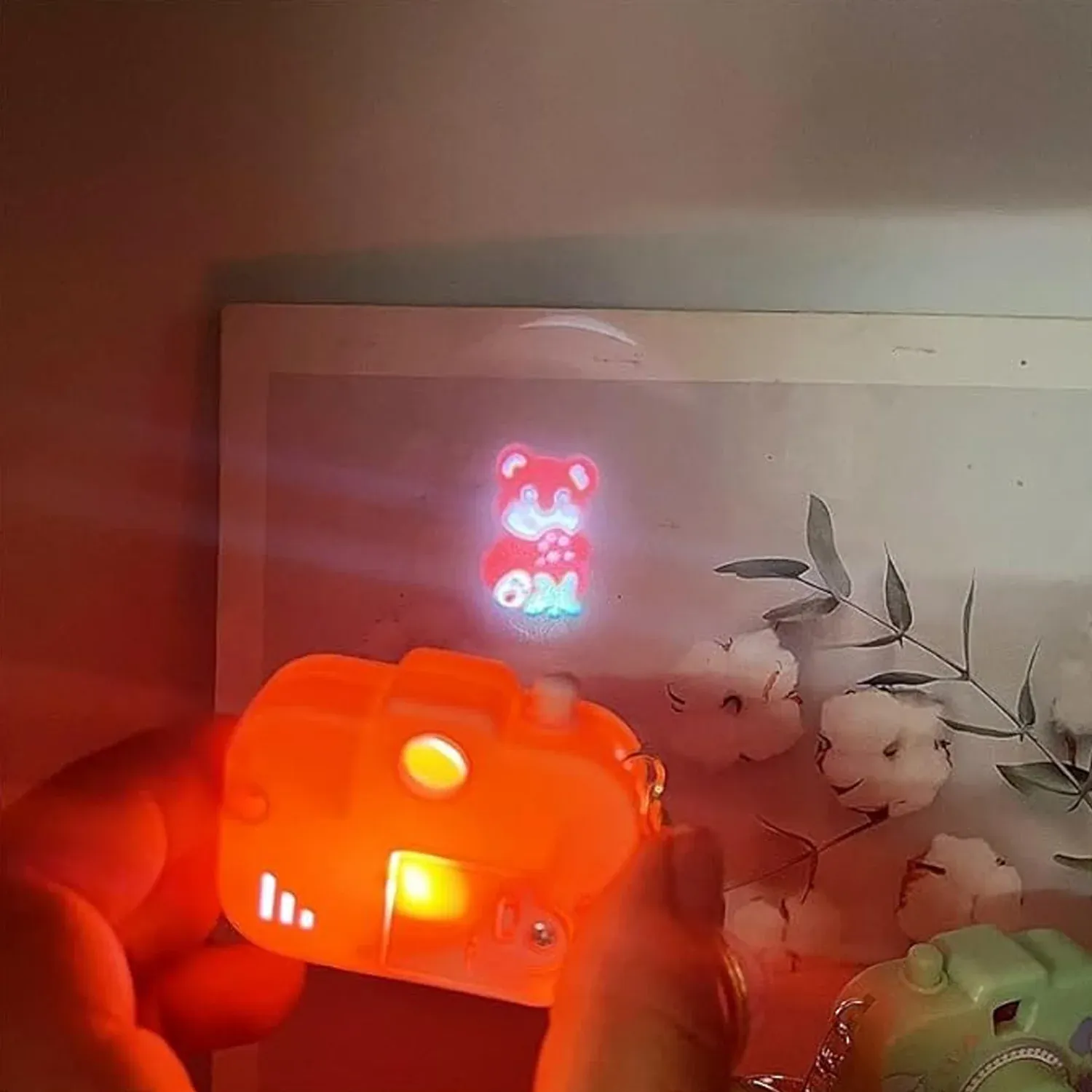 Projective Camera Keychain – Fun Rainbow Image Projector - Detailed Feature View 10