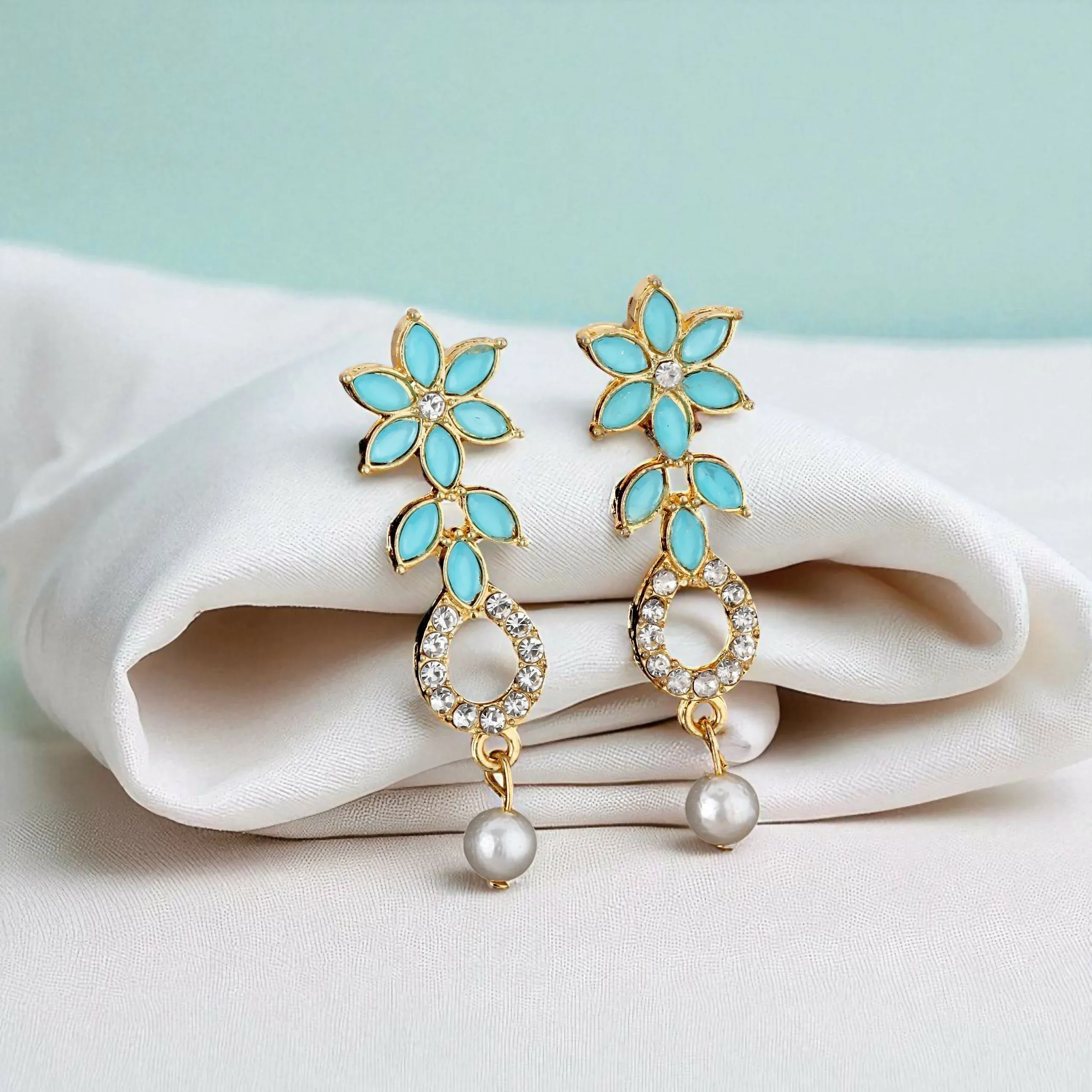 Turquoise Necklace Set – Gold-Plated Floral Link Design - Detailed Feature View 3