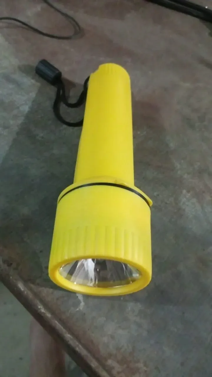 LED Flashlight – Bright, Portable Emergency Torch | Poravar - Detailed Feature View 6