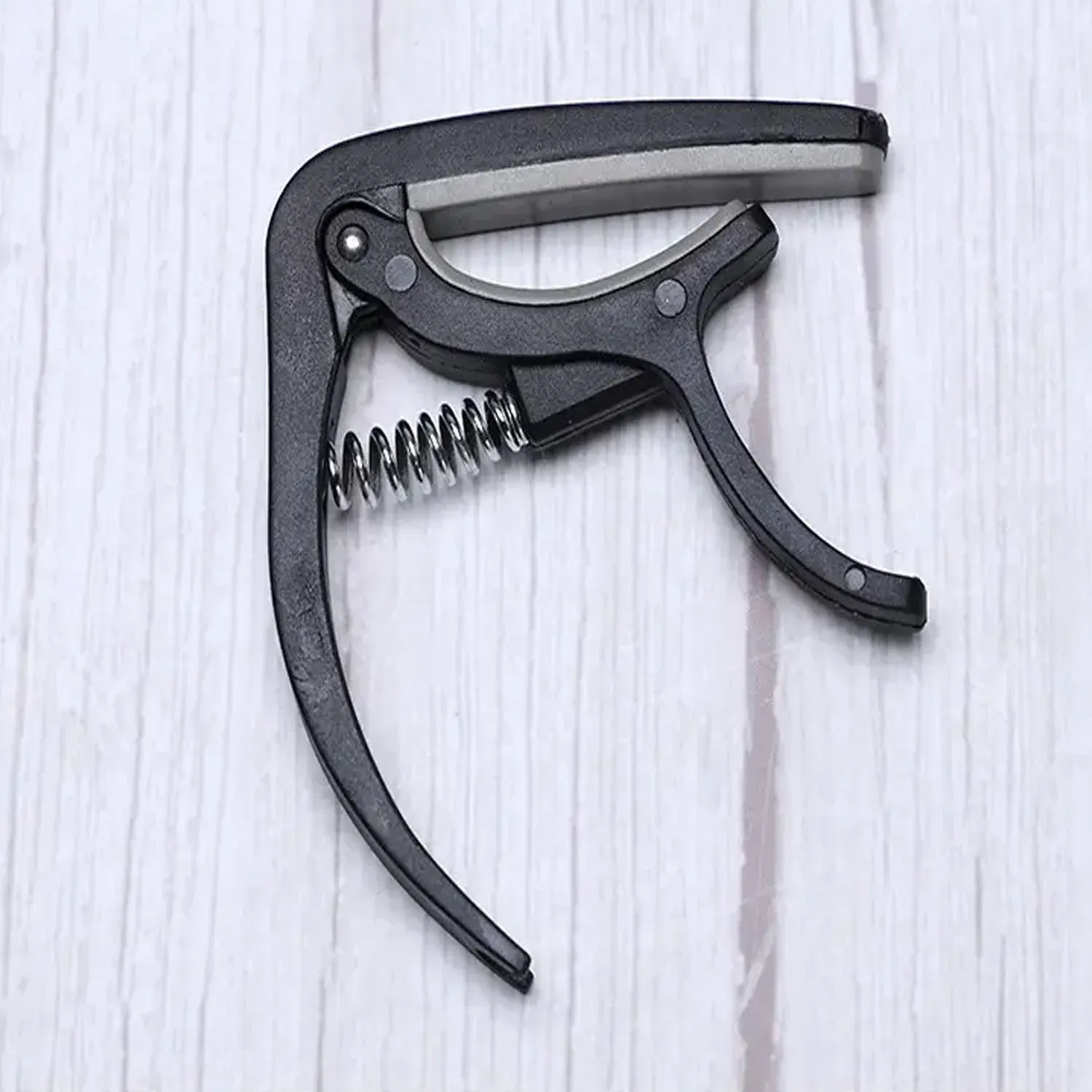 Guitar Capo with Pick Holder & Soft Pad – For All Guitars | Wagtail - Detailed Feature View 4