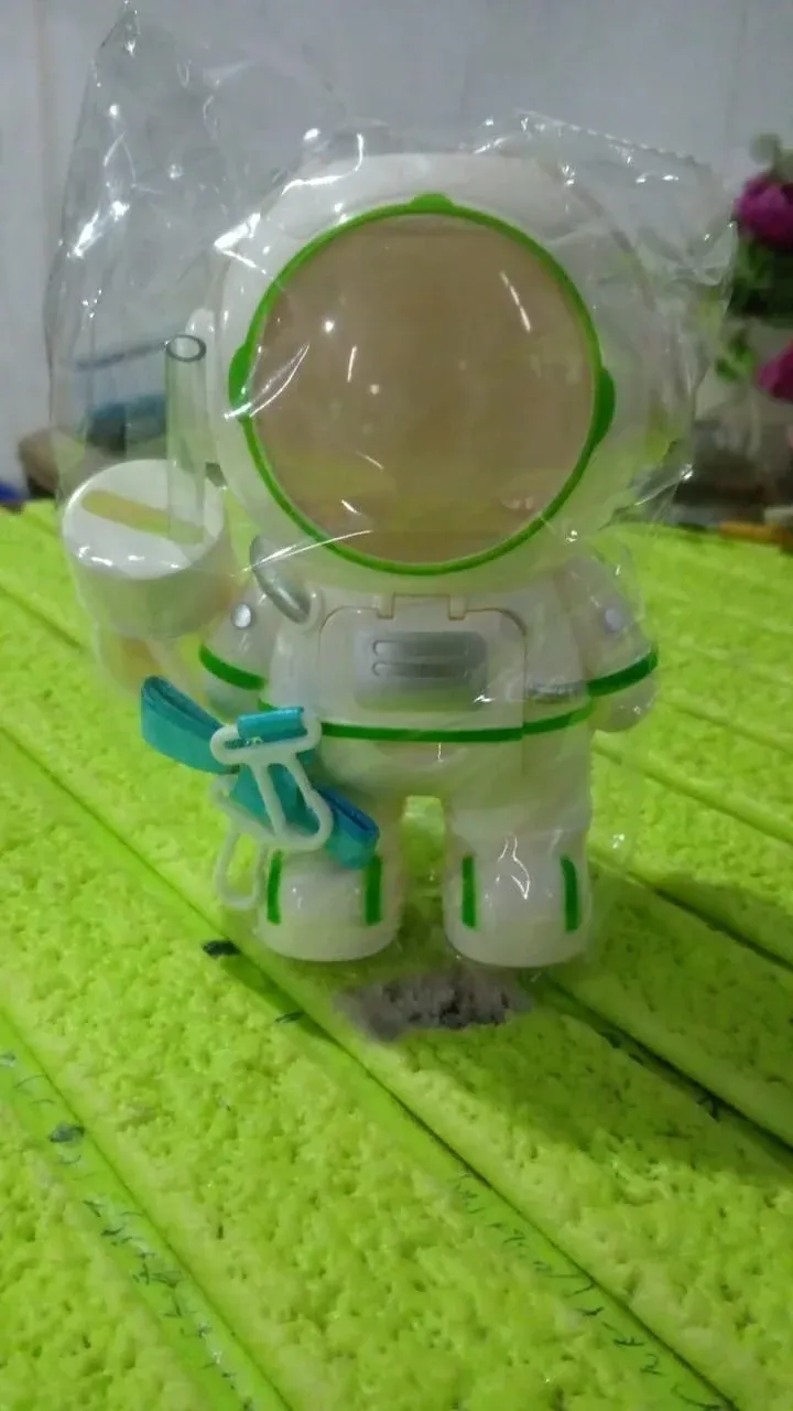 Kids Astronaut Water Bottle – Fun Sipper with Straw & Strap | MixologyPro - Detailed Feature View 7