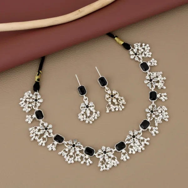 Oxidized Silver-Toned Choker Set with Black Stones – Elegant Vintage Style