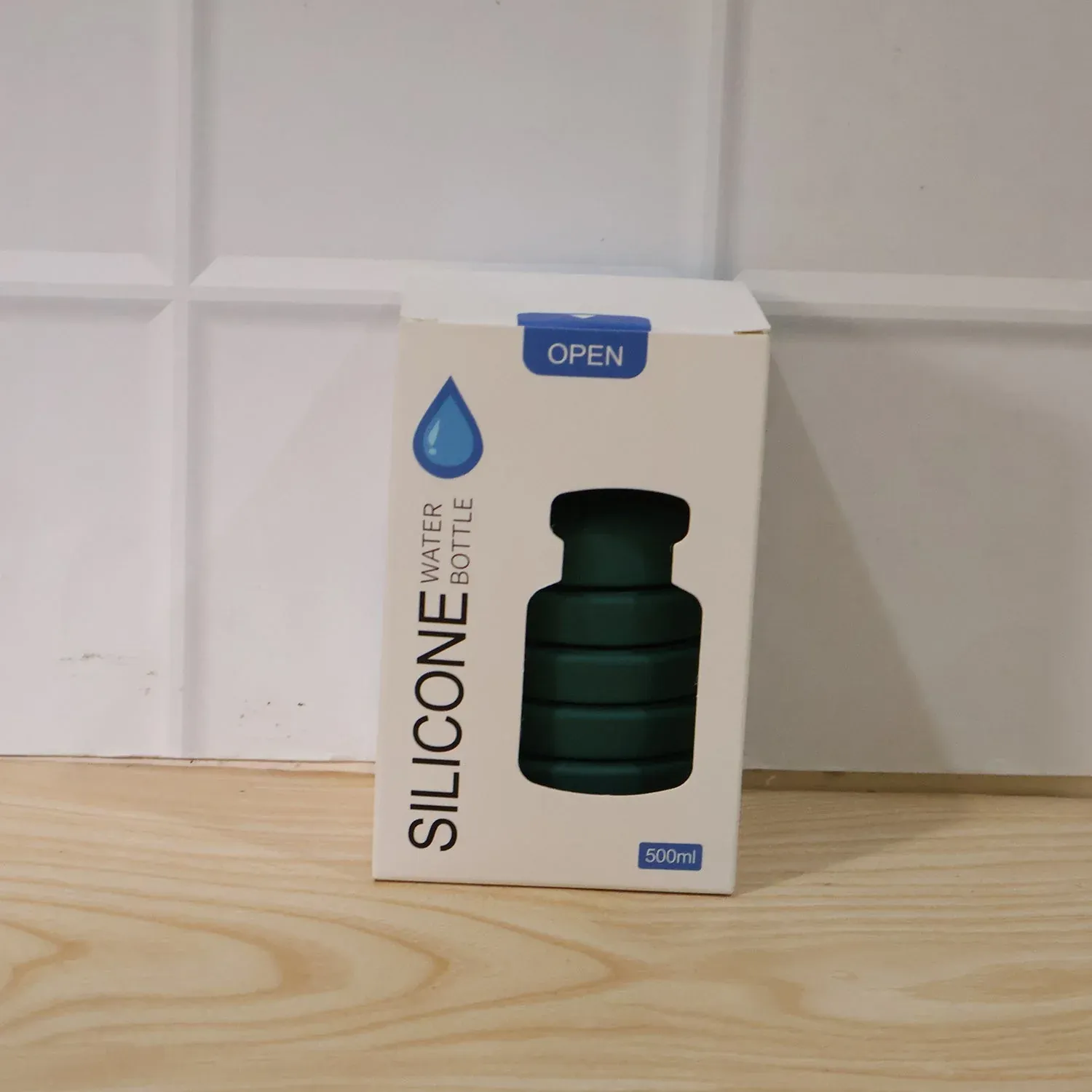 Silicone Foldable Water Bottle for Travel and Sports Hydration - Detailed Feature View 8
