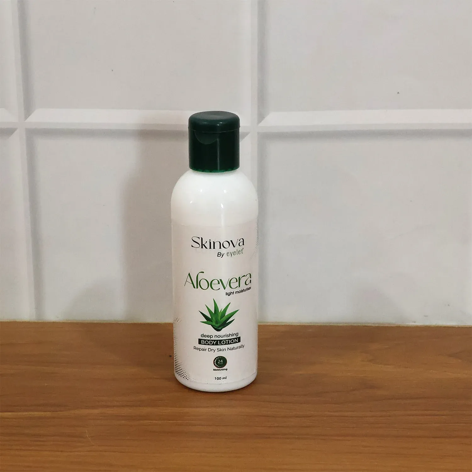 Aloe Vera Body Lotion – Deep Nourishing 24-Hour Moisturizer - Detailed Feature View 5