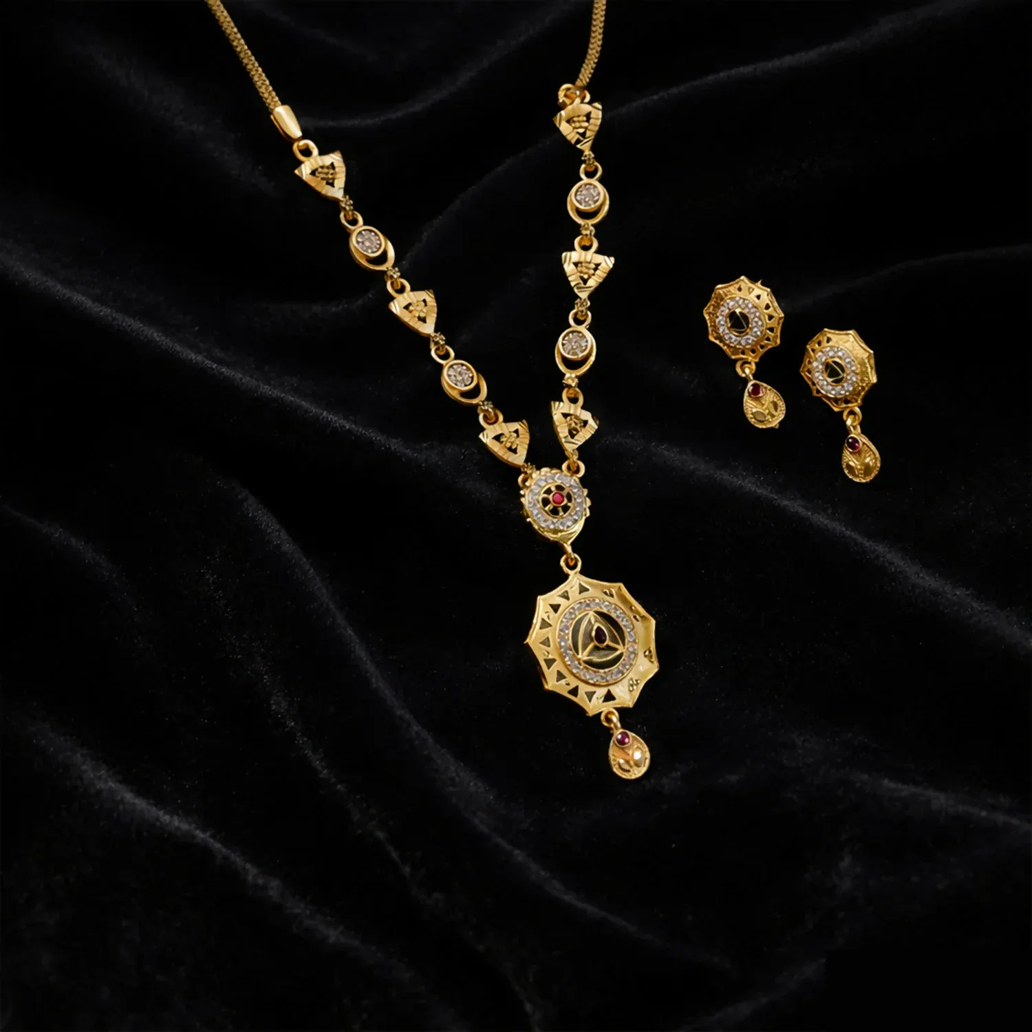 Stunning Necklace Set – Elegant Statement Jewelry for All Occasions