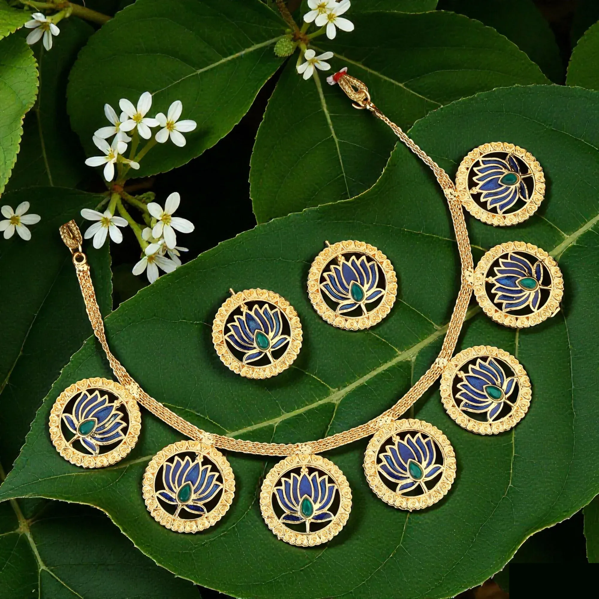 Gold-Tone Pearl Choker Set – Elegant Blue-Green Crystal Design - Detailed Feature View 2