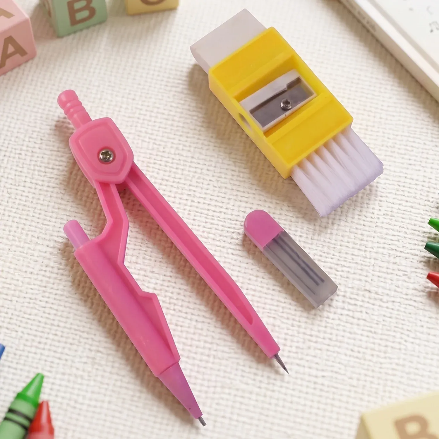 Kids Mini Stationery Set – Complete Geometry Tools for School - Detailed Feature View 2
