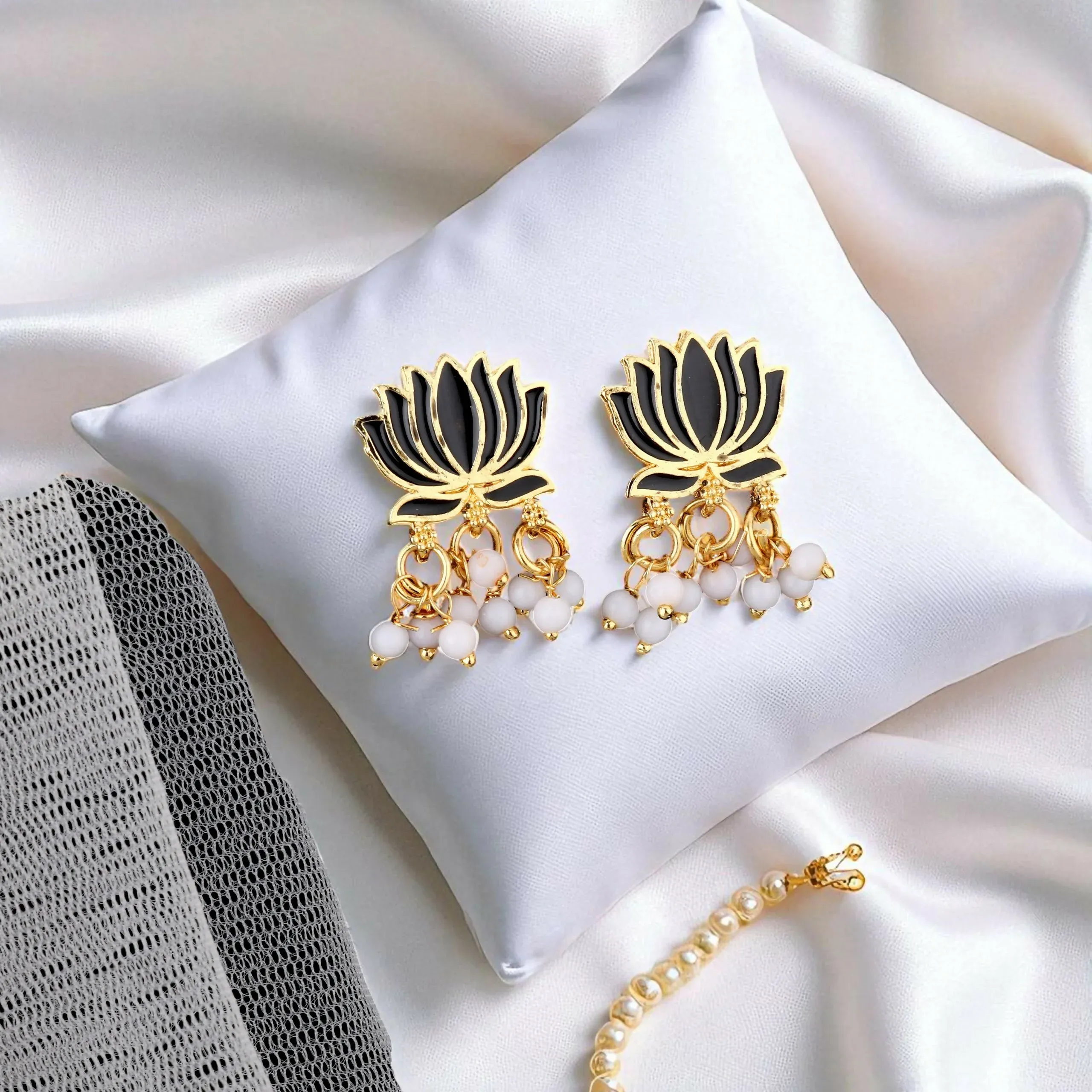 Pearl Cluster Choker Necklace – Elegant Gold-Toned Set - Detailed Feature View 3