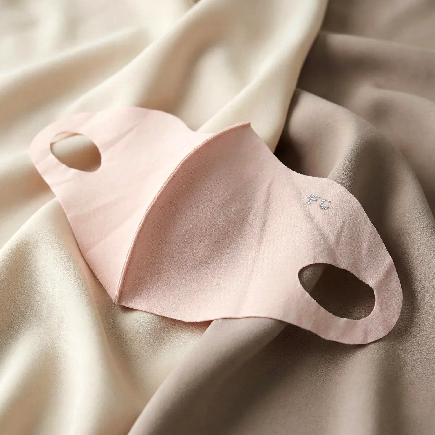 Hyaluronic Acid Face Mask – Deep Hydration & Nourishment - Detailed Feature View 5