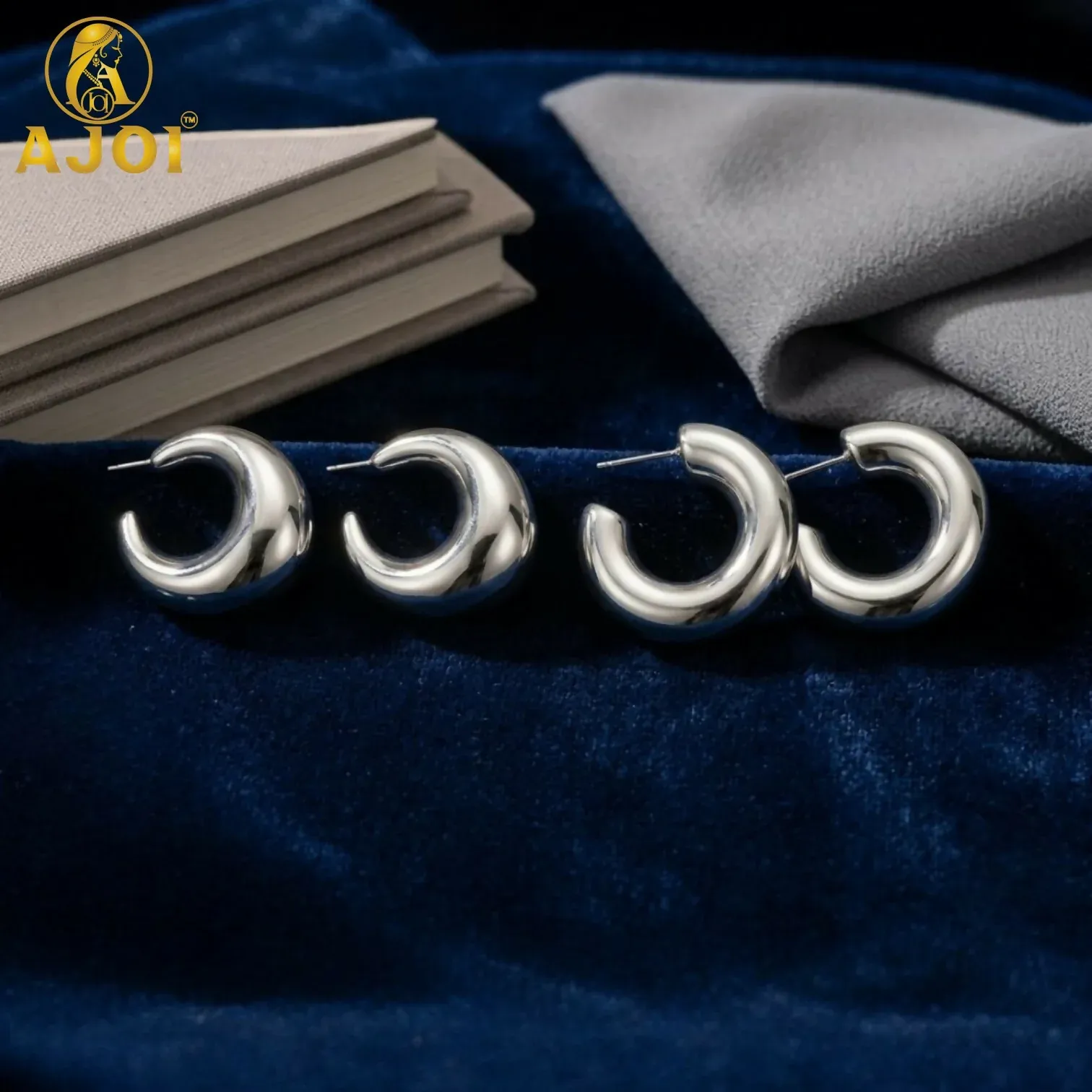 Minimal Silver Crescent Hoop Earrings – Modern Elegant Design - Detailed Feature View 2