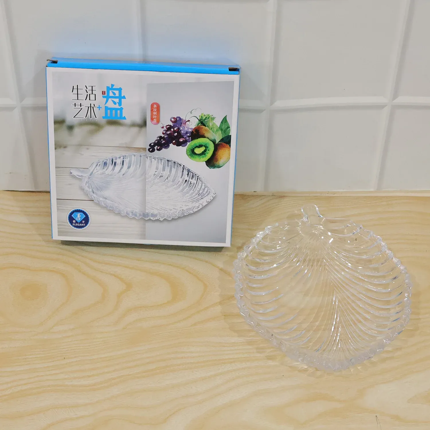 Leaf Shape Glass Serving Tray 20 x 16 cm Platter for Snacks and Dessert (1 Pc) - Detailed Feature View 8
