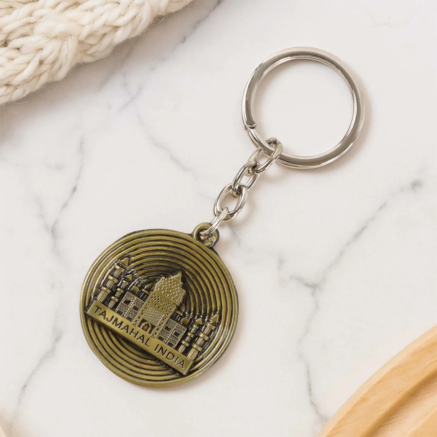 Taj Mahal Souvenir Keychain – Antique Brass Finish Durable Metal - Detailed Feature View 3