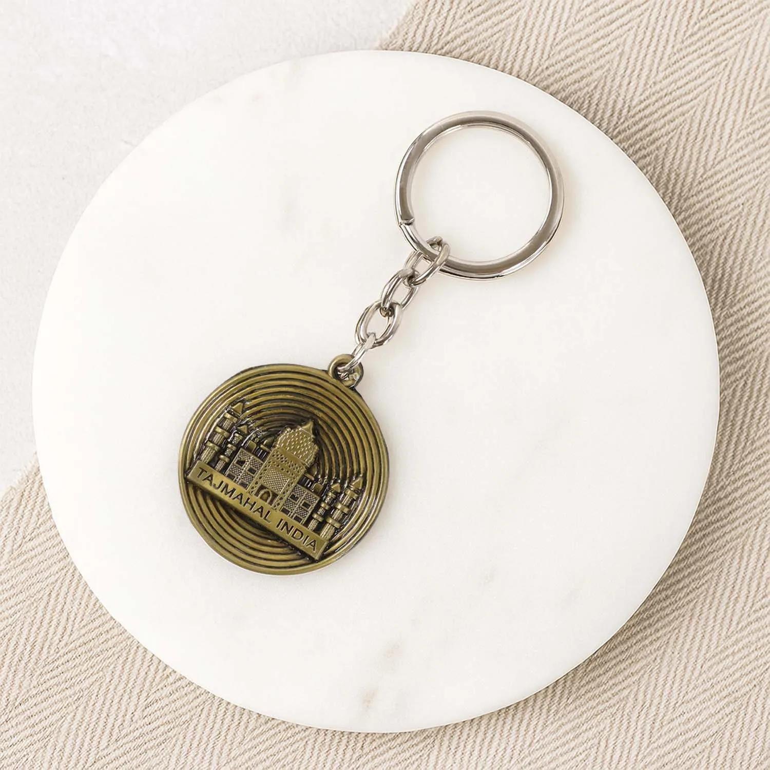 Taj Mahal Souvenir Keychain – Antique Brass Finish Durable Metal - Detailed Feature View 5