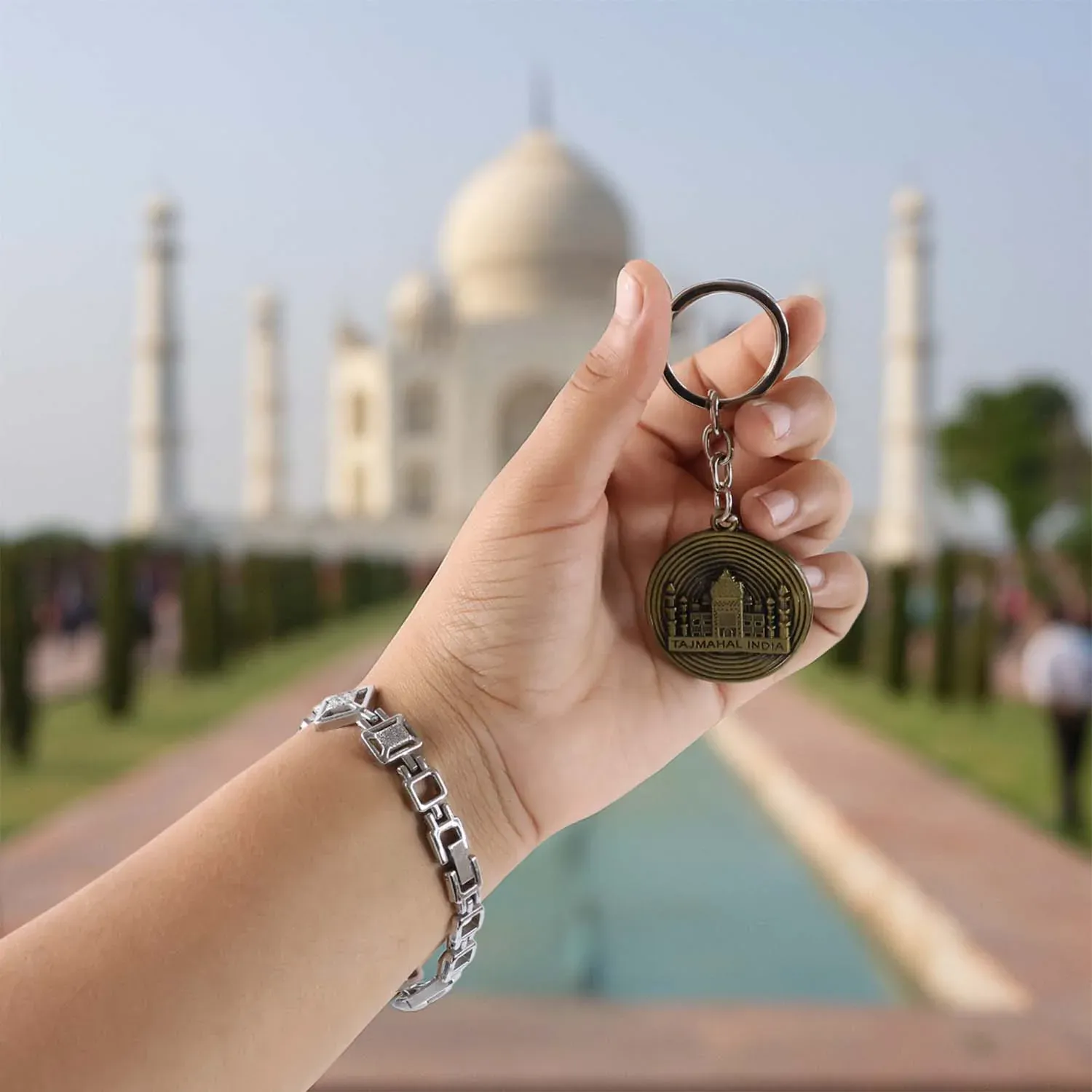 Taj Mahal Souvenir Keychain – Antique Brass Finish Durable Metal - Detailed Feature View 2