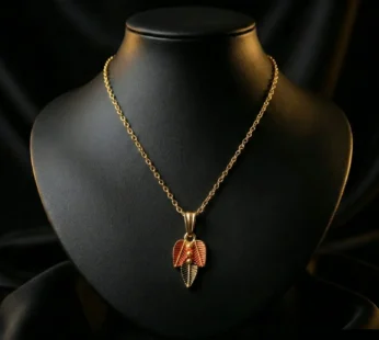 Leaf Pendant Necklace – Elegant Traditional Design for Women