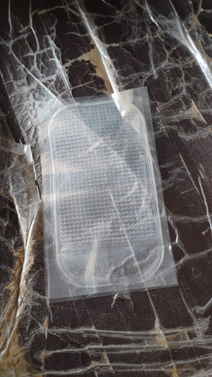 Transparent Non-Slip Silicone Dashboard Mat - Large Size Grip - Detailed Feature View 6