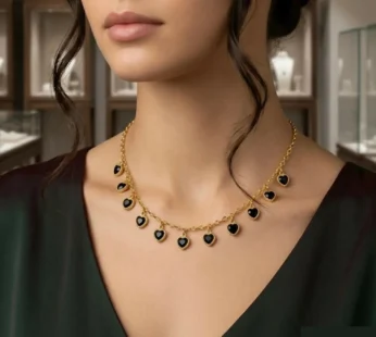 Minimal Gold Chain – Elegant Black Heart Pendant Necklace