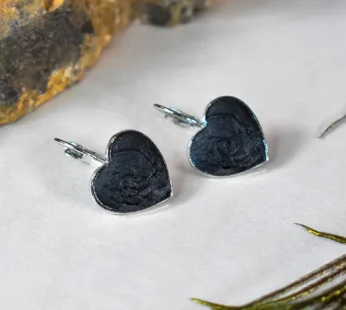 Black Heart Earrings – Stylish & Elegant | HV