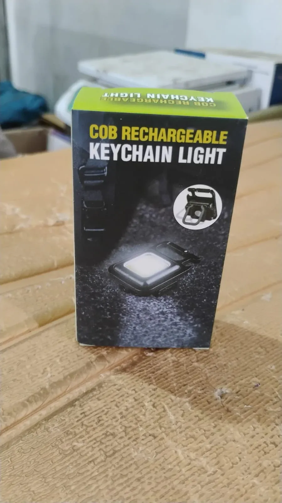 Rechargeable Keychain Flashlight – 4 Light Modes, Magnetic Base | Vastate - Detailed Feature View 7