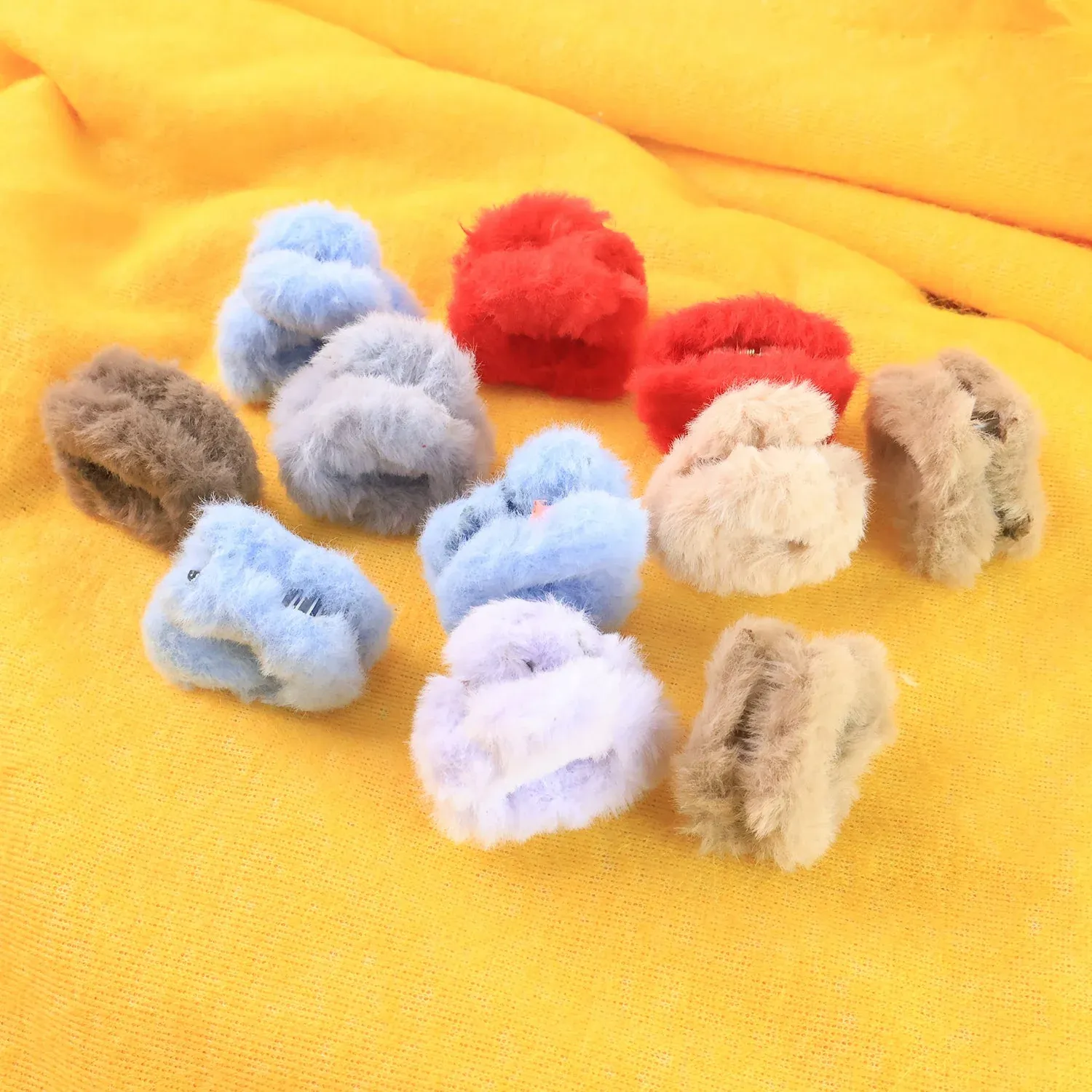 Small Hair Claw Clips – Plush Non-Slip Hair Accessories Set - Detailed Feature View 5