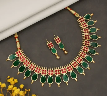 Faux Pearl Choker with Gold-Tone Floral Pendant – Elegant Multi-Strand Necklace