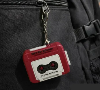 Retro Cassette Tape Sound Keychain – Nostalgic Click Button Design