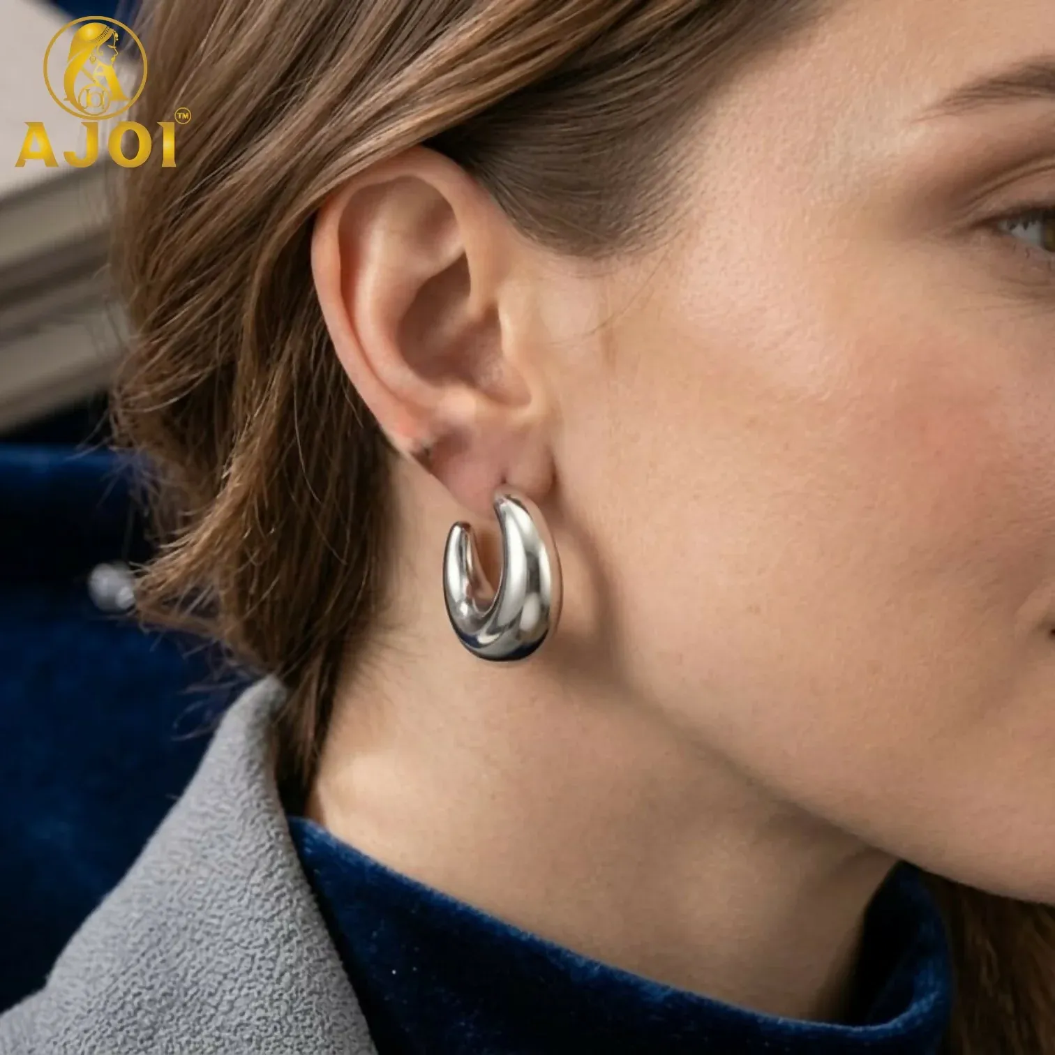 Minimal Silver Crescent Hoop Earrings – Modern Elegant Design - Detailed Feature View 1