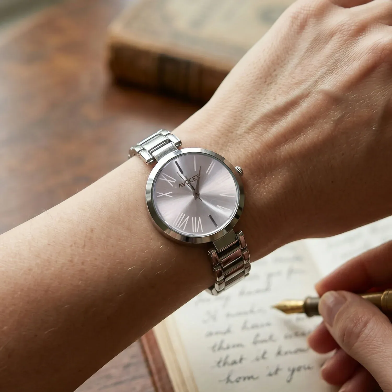 Minimal Silver Dial Women's Watch – Elegant & Versatile Accessory - Detailed Feature View 2