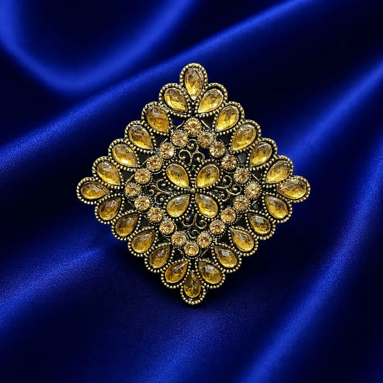 Luxury Vintage Crystal Cocktail Ring – Elegant Ethnic Accessory - Detailed Feature View 1