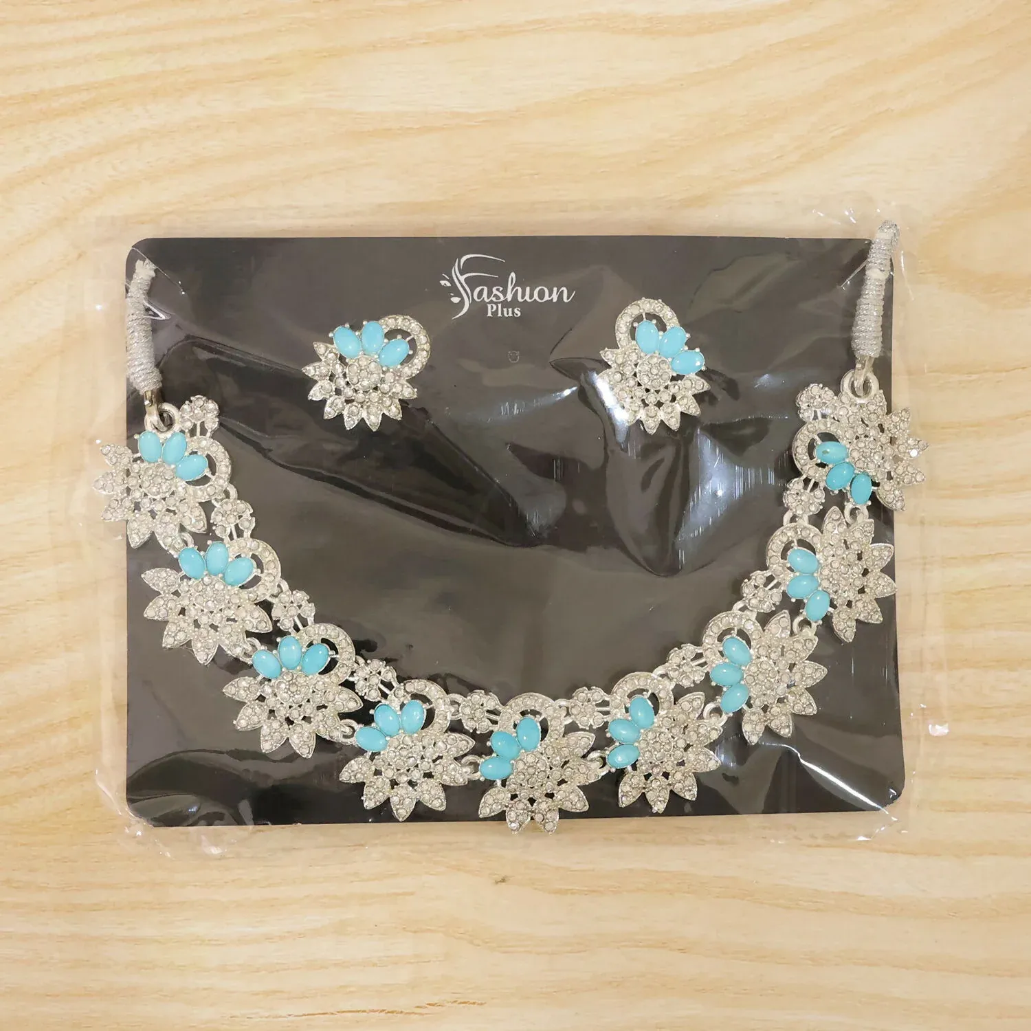 Silver-Plated Necklace Set – Elegant Blue Gemstone Design - Detailed Feature View 6