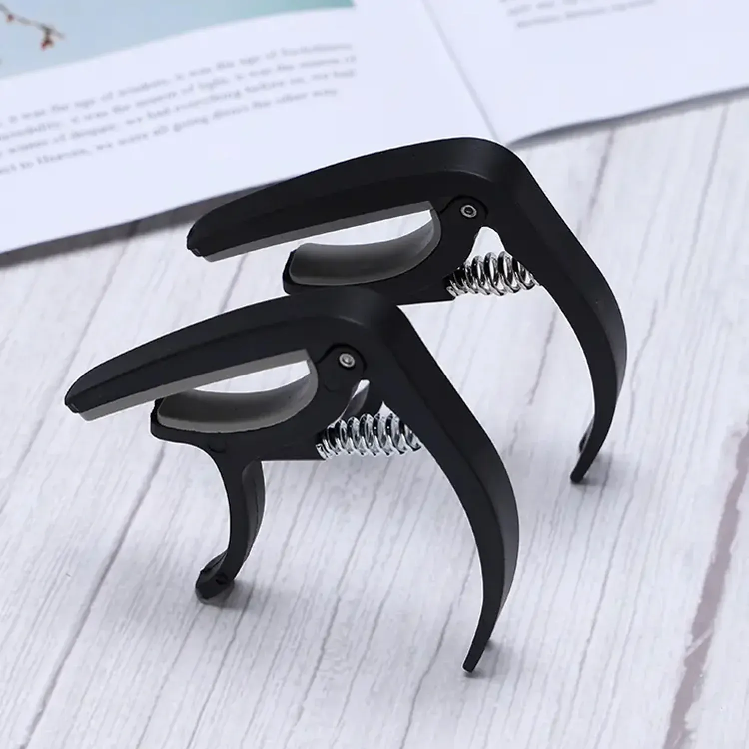 Guitar Capo with Pick Holder & Soft Pad – For All Guitars | Wagtail - Detailed Feature View 7